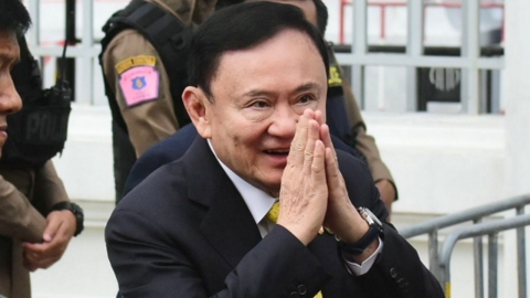 재수감된 탁신 전 태국 총리 또 왕실 사면 신청 논란