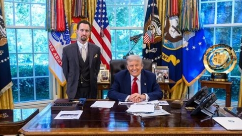 트럼프, '음모론·여성 혐오' 노동통계국장 후보 2달 만에 지명 철회