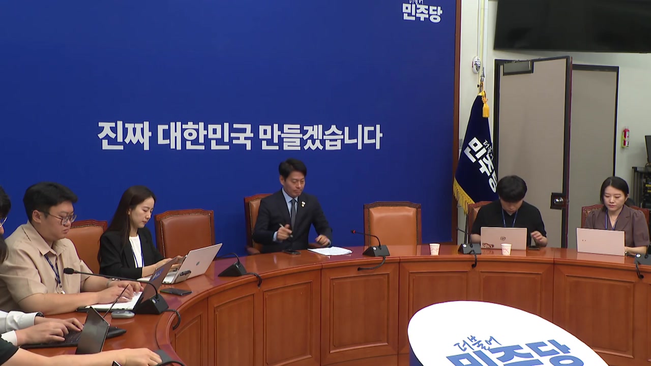 민주 "이진숙, 정치 노리나...수사 대상자 신분 자각해야"