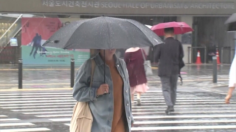 제주 산간 누적 100mm 호우…항공·해상 운항 비상