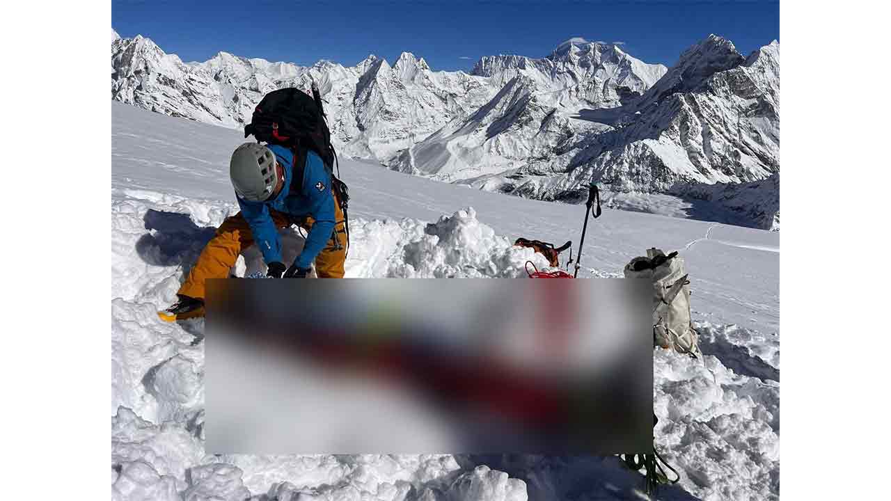 네팔 한국인 40대 등산객 사망...시신 수습