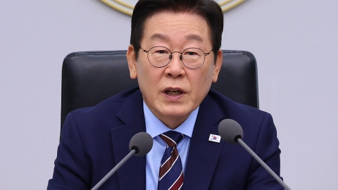 이 대통령, 국정자원 현장방문…'냉부해' 논란 지속