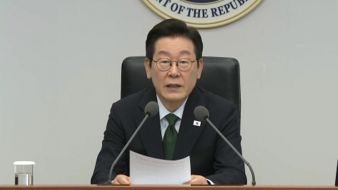 [현장영상+] 이 대통령 "오늘 주제는 문화정책…문화가 국력의 핵심"