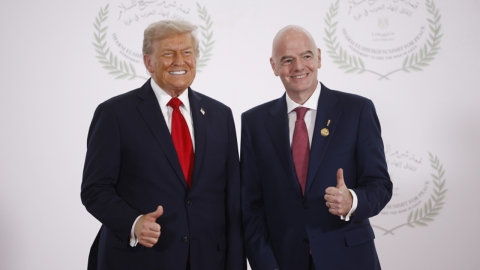 FIFA 회장은 '트럼프 치어리더'?...가자 정상회담까지 쫓아다녀