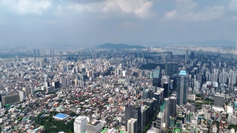 국힘 "문재인 시즌2, 주택완박"…민주당은 \'정중동\'