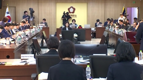 "해산 대상" 삿대질한 여야…재판소원 놓고도 충돌