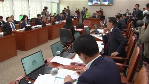 2주 차 국정감사도 '김현지 공방'…윤 면회 후폭풍