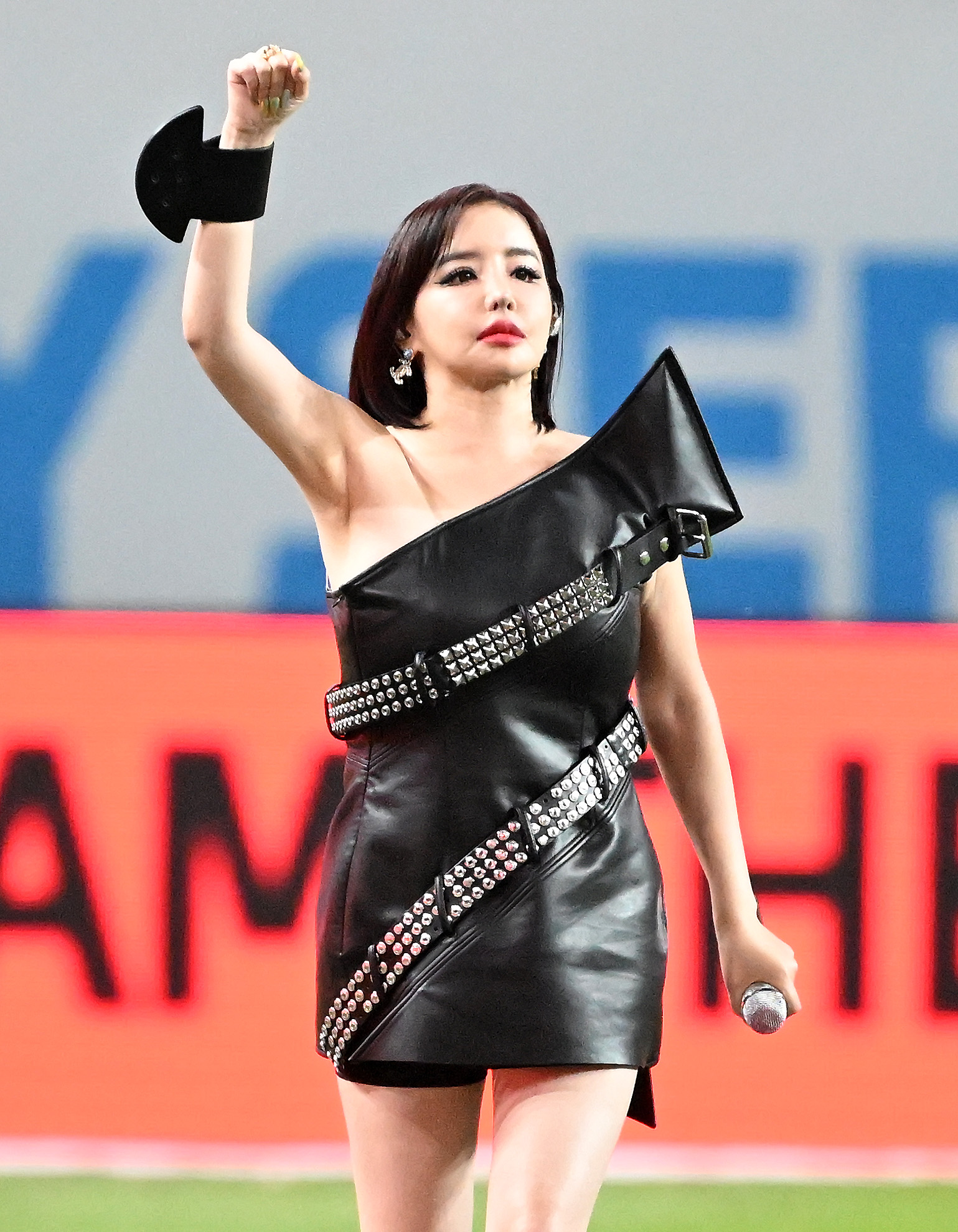 박봄 소속사 "2NE1 활동 정산 완료…고소장 접수 안 했다"