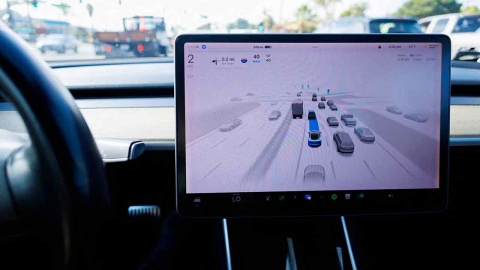 과속 주행 테슬라 '매드맥스' 기능에 미 당국 조사 착수