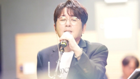 돌아온 발라드 황제 신승훈...'위로와 감사' 담은 35주년