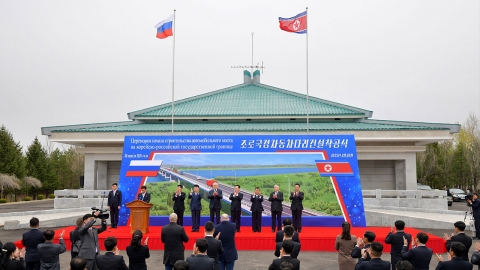 "북러 잇는 두만강 다리 내년 1분기 개통...철도 교역도 활발"