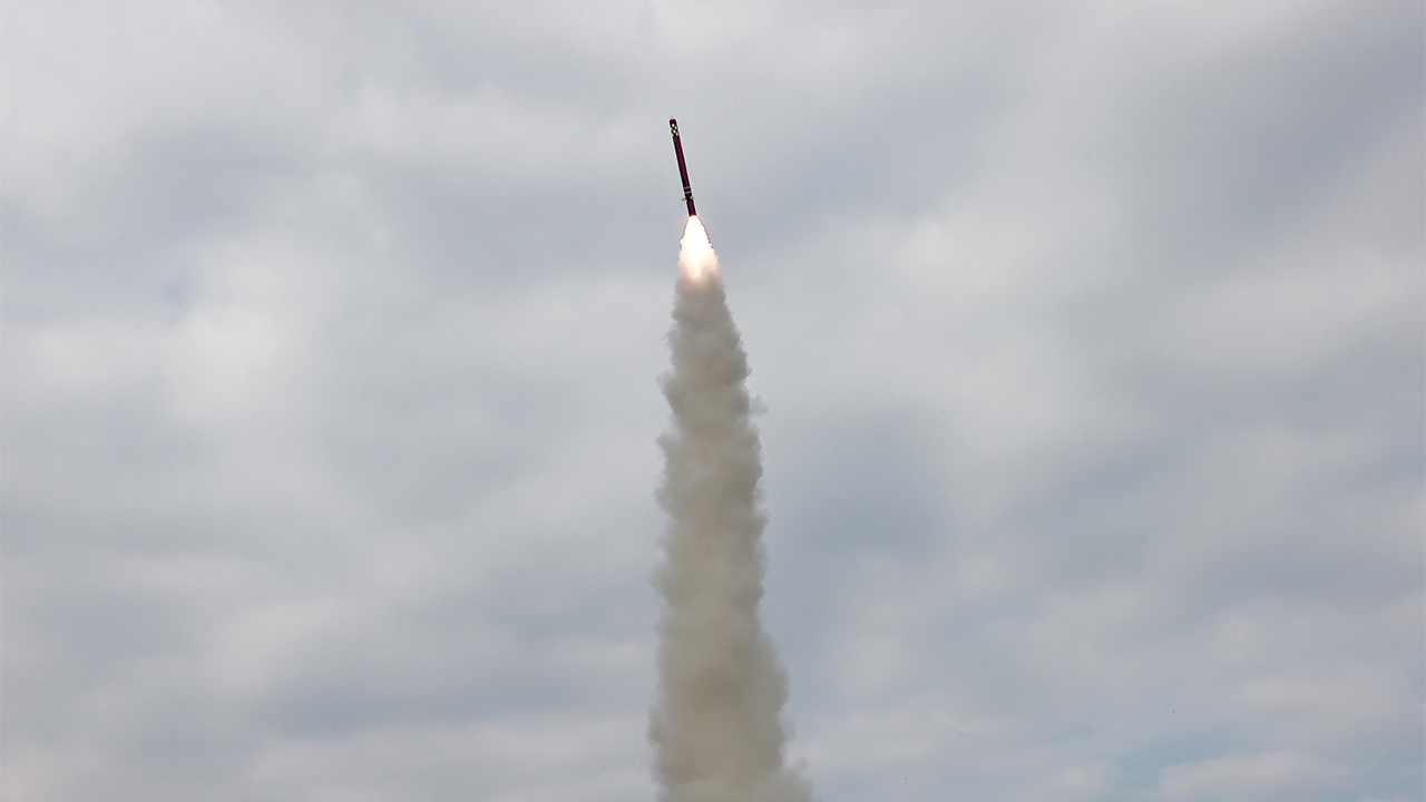 북한 "어제 서해상에서 함대지 전략순항미사일 시험발사"