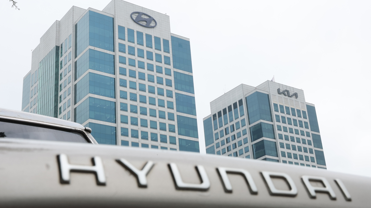 '대미 관세 직격' 현대차 3분기 영업이익 30% 급감