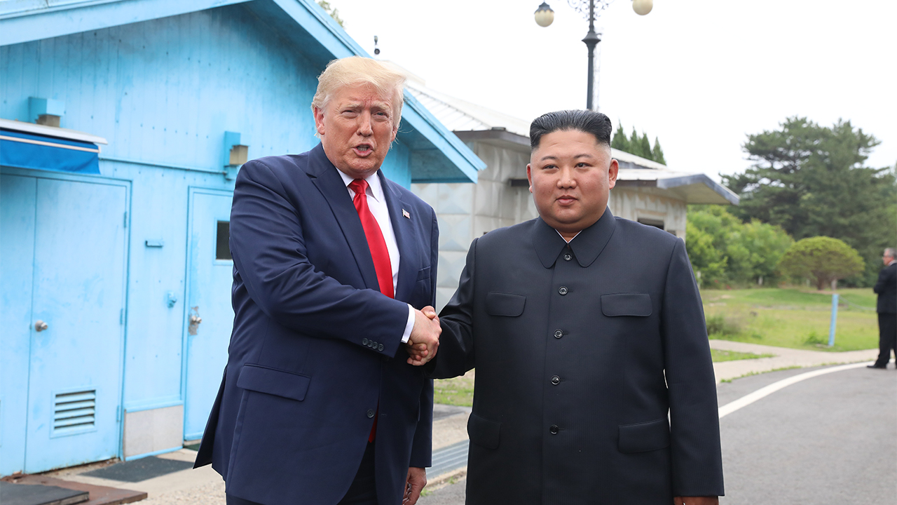 트럼프 "너무 바빠 김정은과 대화 못 해...만나러 다시 오겠다"