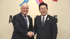 [현장영상+] 이재명 대통령, 뉴질랜드 총리와 정상회담