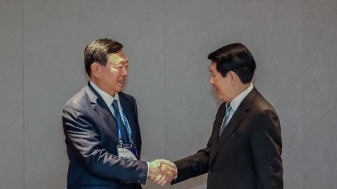 [기업] 신동빈 롯데 회장, 베트남 국가주석 면담..."협력 확대"