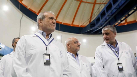 이란 대통령 "미국 폭격 핵시설 더 강하게 재건"