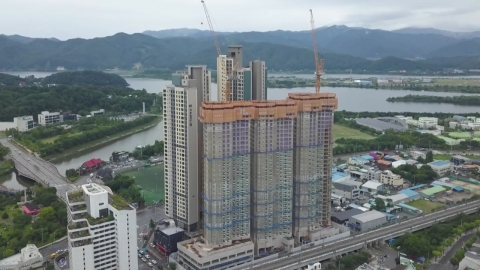 [제보는Y] 공사 중단 아파트 1년…"남은 건 은행 빚뿐"