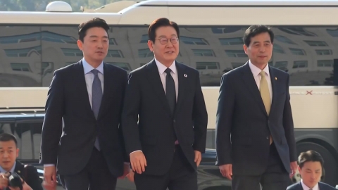  이 대통령, 국회 도착...새정부 '첫 내년도 예산안' 시정연설 예정