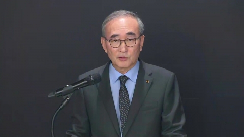 KT, 해킹 사태에 "유심 무료교체"...김영섭 대표 '연임 포기'
