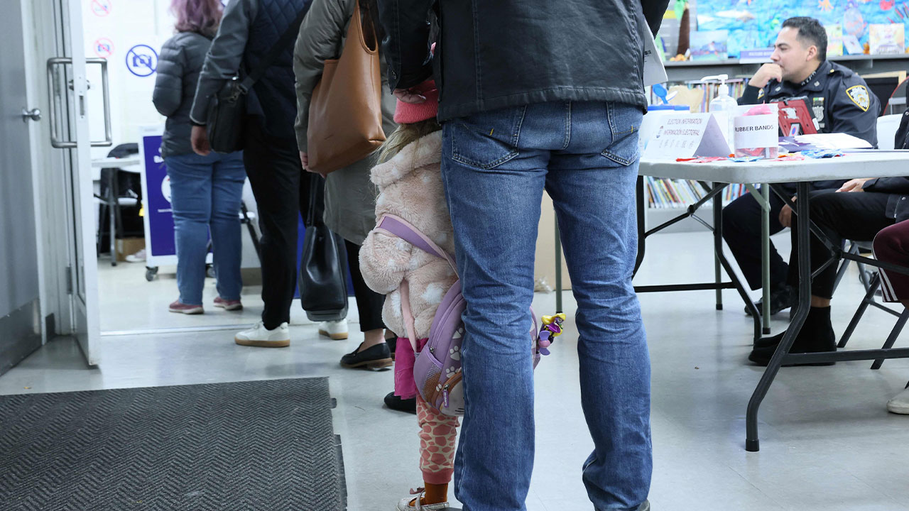 맘다니 '돌풍' 뉴욕시장 선거 200만 명 투표...56년 만에 최다