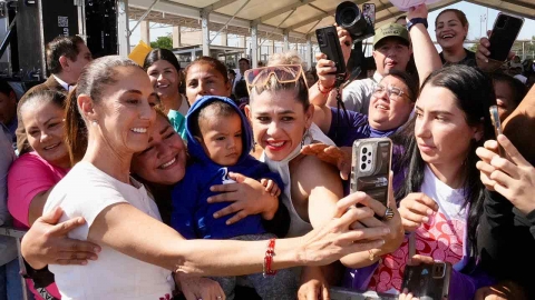 멕시코 첫 여성 대통령, 취객에 성추행 당해..."모두를 위해 고소"