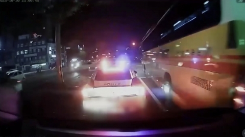 구급차에 길 안 터준 경찰차 논란…산모·태아 모두 사망