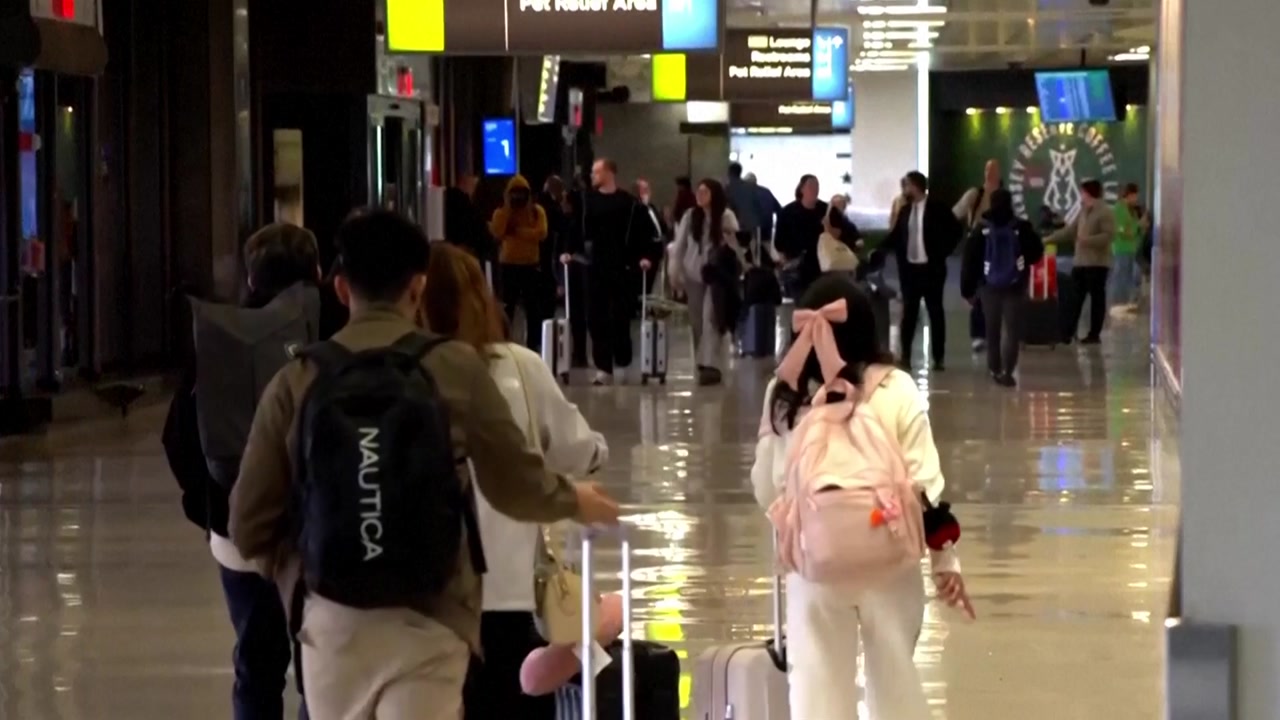 미, 셧다운 장기화에 교통량 많은 40개 지역 항공편 10% 감축