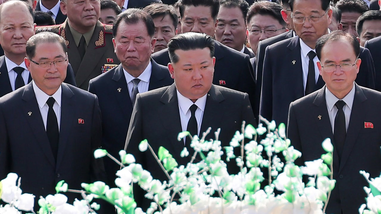북 "고 김영남 영결식 어제 엄수...김정은 참석"