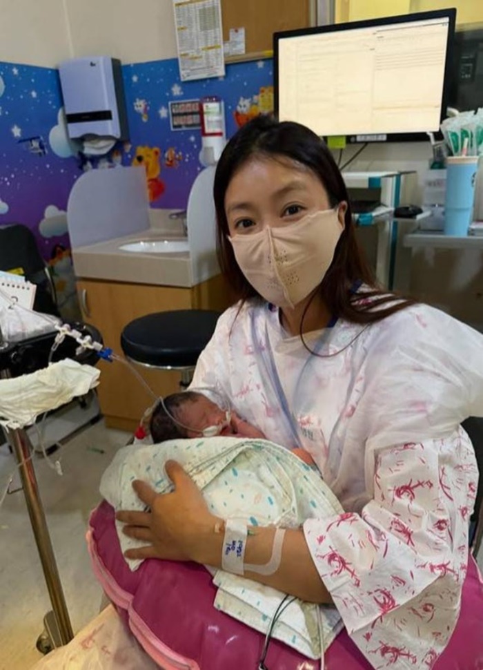 이시영, 이혼 후 전 남편 아이 출산…"평생 행복하게 해줄게"