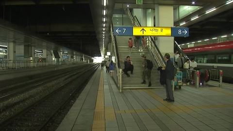 화물열차 궤도 이탈...경의중앙선 하행 열차 용산역 무정차 통과