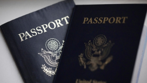 미 대법, '여권에 제3의 성별 표기 금지' 트럼프 정책 손들어줘