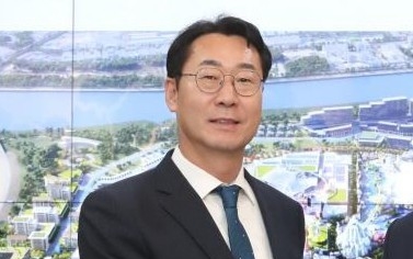 "층수제한 때문에 건물 못 지어"...현직 시장 찾아가 폭행한 70대