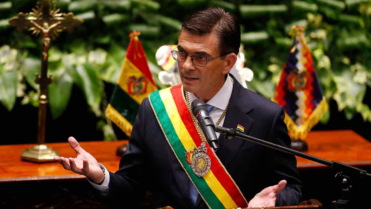 친미 중도 우파 성향 볼리비아 대통령 취임..."왕좌 아닌 임무"