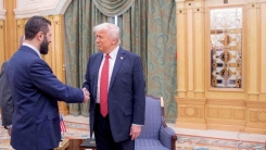 \'145억\' 현상금 걸렸던 前 테러리스트...트럼프와 역사적 회담 [지금이뉴스]