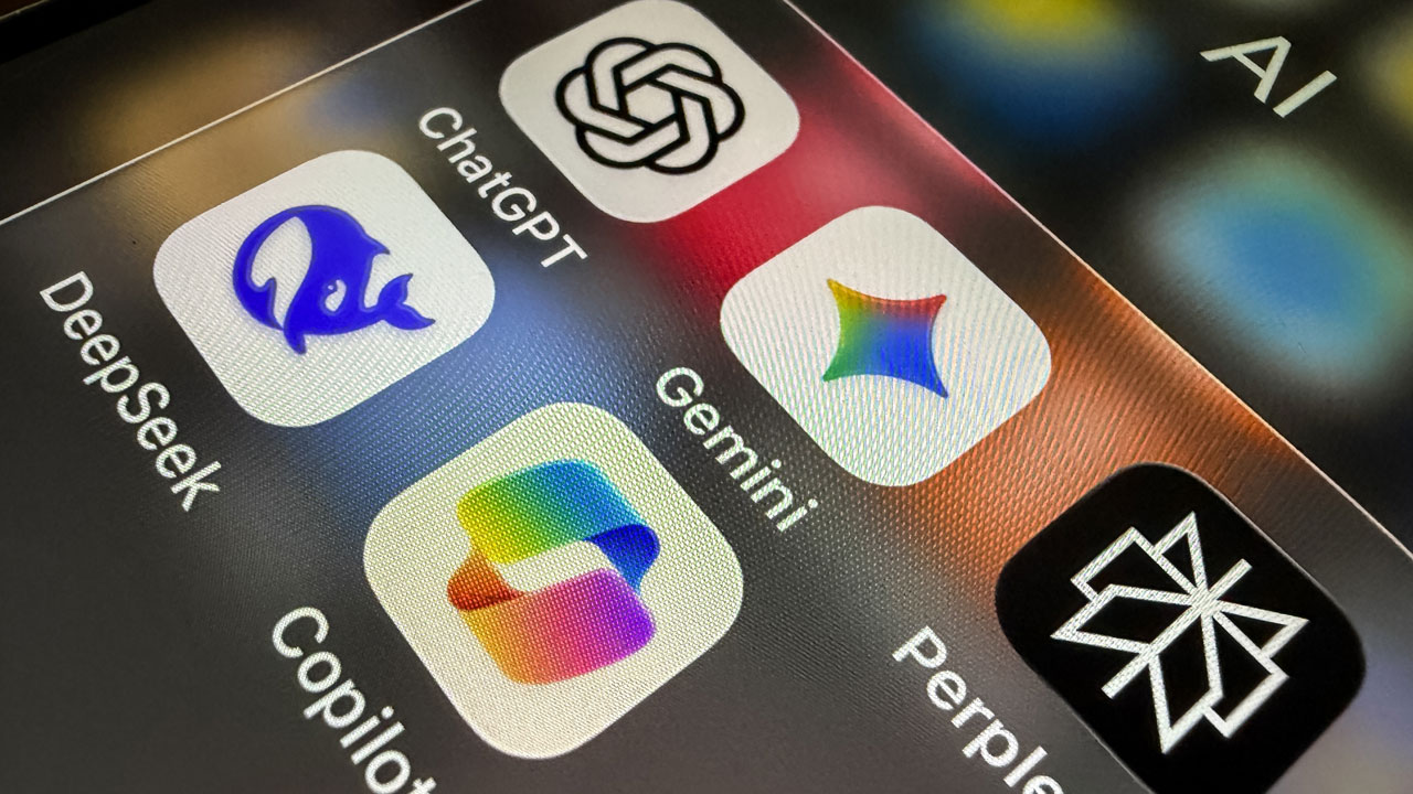 '8억 인터넷 이용자'를 잡아라...오픈AI·구글, 인도서 AI 무료서비스 경쟁