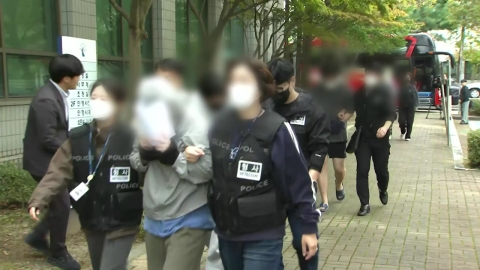 캄보디아 송환 피의자 무더기 기소…조선족 총책 적색수배