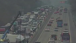 '사고' 서해안고속도로에 갇힌 수험생...경찰 "지그재그 운전하며 긴급 이송"