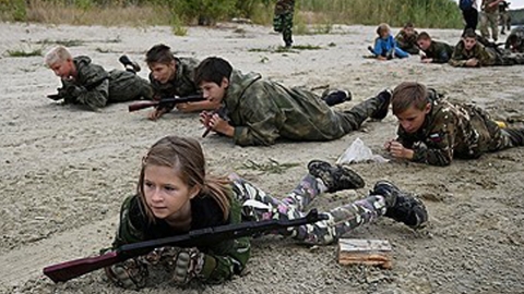 러시아 학교도 전쟁터...소총 조립·드론 조종 '10대 필수과목'