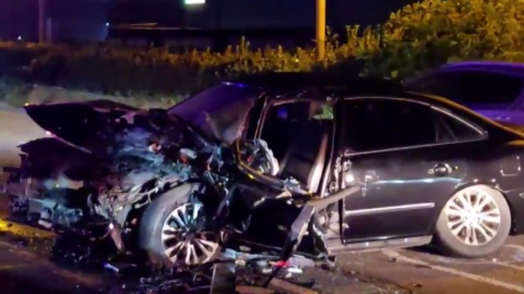 차량 3대 충돌로 1명 사망…고속도로서 유조차 화재