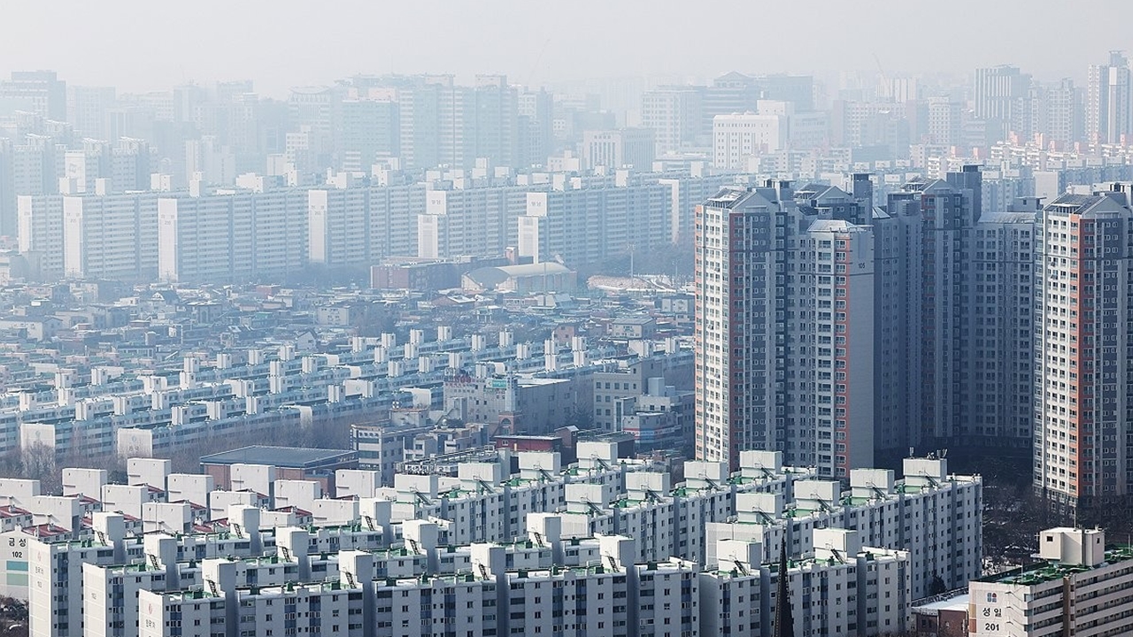 서울서 내집 마련? "월급 한 푼도 안 쓰고 14년 모아야"