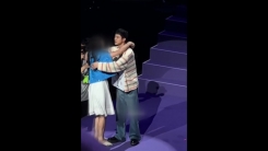 BTS 진에 뽀뽀했던 50대 일본 여성...결국 '재판행' [앵커리포트]