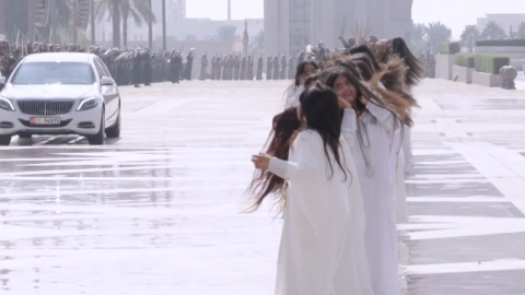 이 대통령 차량 등장하자 머리 '휙휙'…이유는? [앵커리포트]