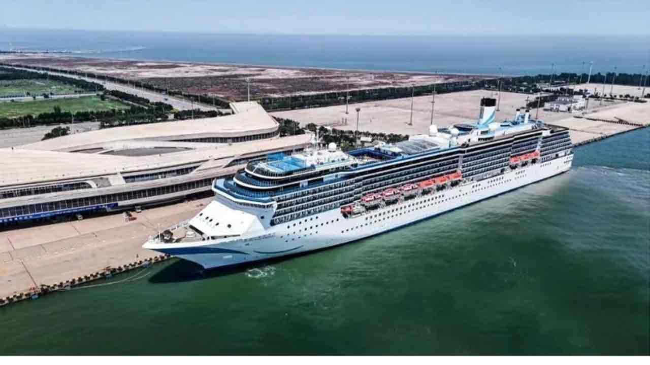 중 크루즈선, '여행 자제령'에 오키나와 하선 취소