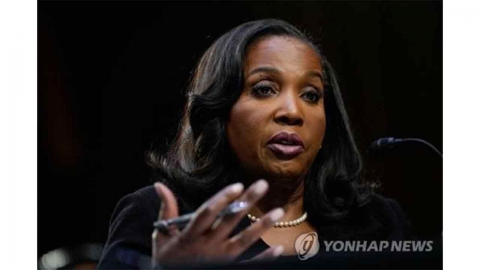 미국 연준 쿡 이사 "고평가 자산 하락 가능성 커"