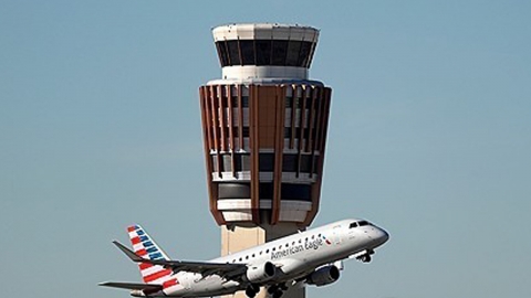 "미, 셧다운 때 개근한 항공관제사 776명에 1,500만 원 보너스"