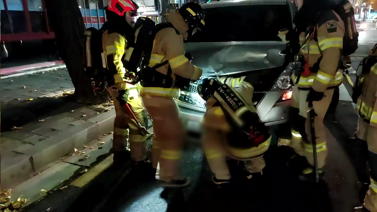 서울 용산구 사거리에서 차량 3대 추돌...2명 경상