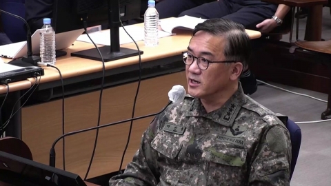 여인형 "윤 계엄 언급…군 상황 설명 뒤 무릎 꿇어"