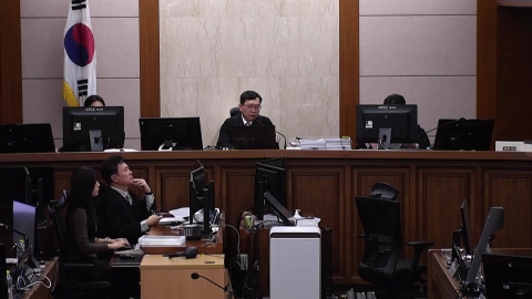 법원 "감치 재집행" 예고…김용현 변호인단은 재판장 고발