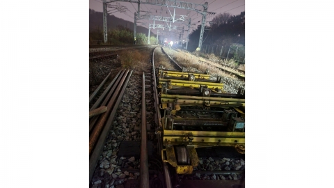  서울 지하철 4호선 오이도역서 보수 장비 궤도 이탈...출근길 혼잡 예상